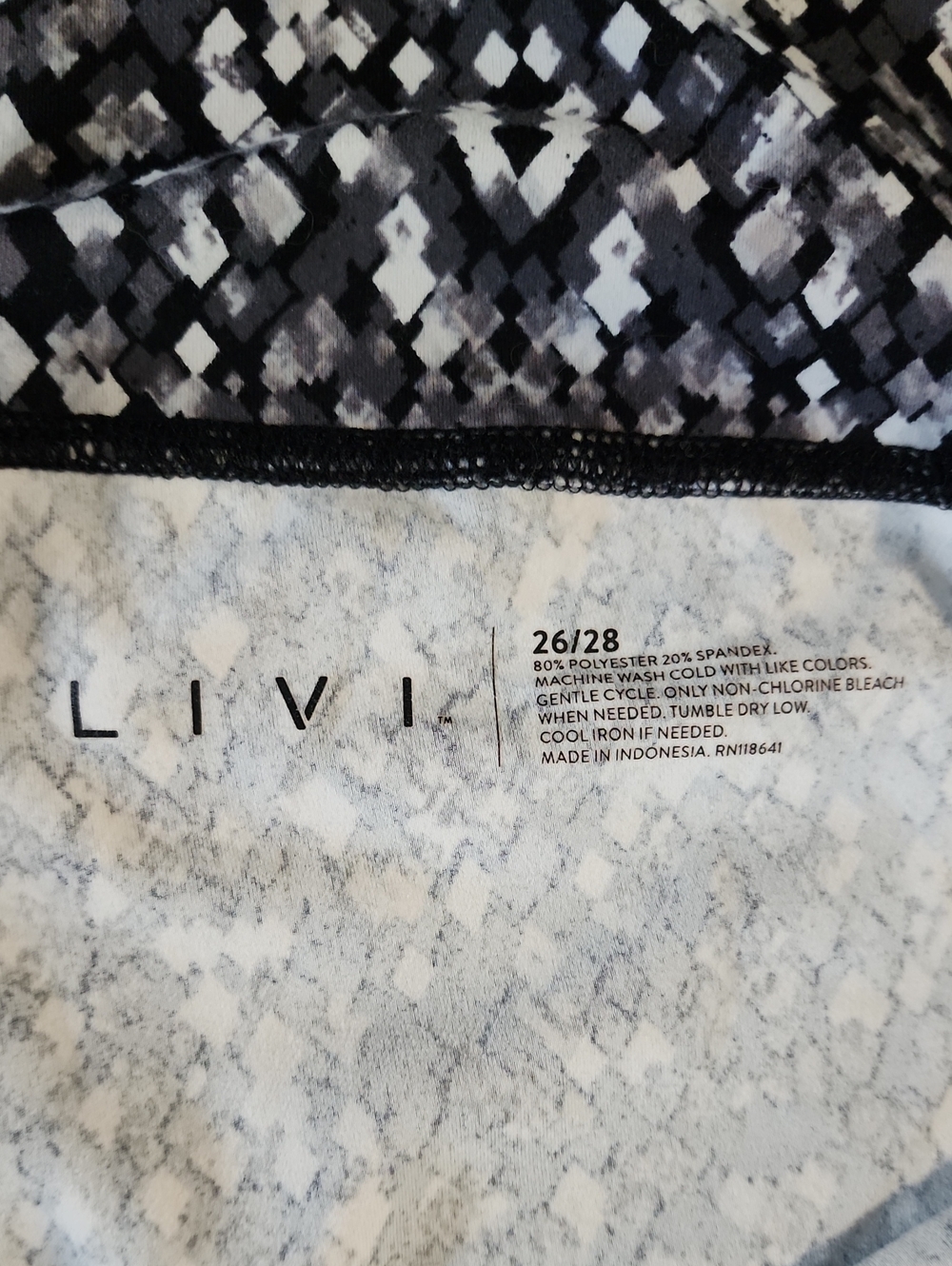 🌵 LIVI Pocket Leggings 🌵 - Picture 2 of 4